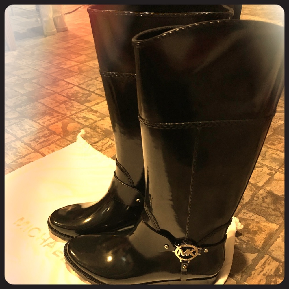 MICHAEL KORS black rain boots